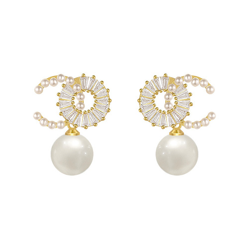 New product 925 silver needle earrings light luxury double C pearl earrings women's niche design earrings new fashion live broadcast supply