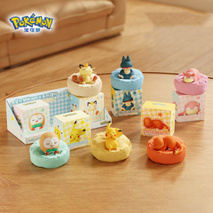 新作の正版宝可夢の手はレジャーの時間のピカチュウの盲目の箱のポケモンのぬいぐるみのニャンニャンの置物のおもちゃを作ります。