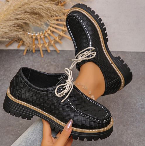 Large size soft-sole casual single-layer shoes for autumn and winter independent stand square head solid color stitching lacing loafers