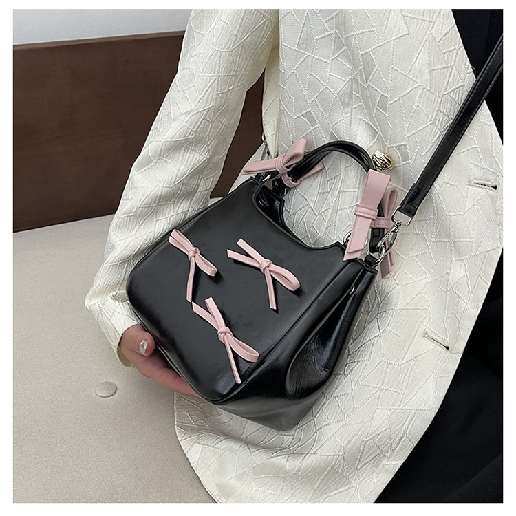 Advanced Sweet Girl's 2024 New Square Bag, Small and Versatile Handbag, Cute One Shoulder Crossbody Bag_voghion.com