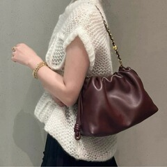 高品質フランス代理購入羅家高バージョン幾何学バッグ2025新型大容量牛革枕バッグ雲バッグ