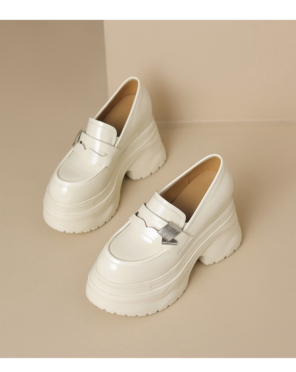 Giày lười nữ tăng chiều cao 12cm đế dày da sáng chế mũi vuông phong cách loafer — đen, Màu trắng nhạt chi tiết 15