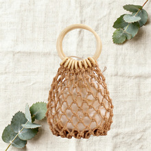 �ݾ����ֹ�����С���A�h�U���ֱ��W��������С����Ů�޾��O�W�U��