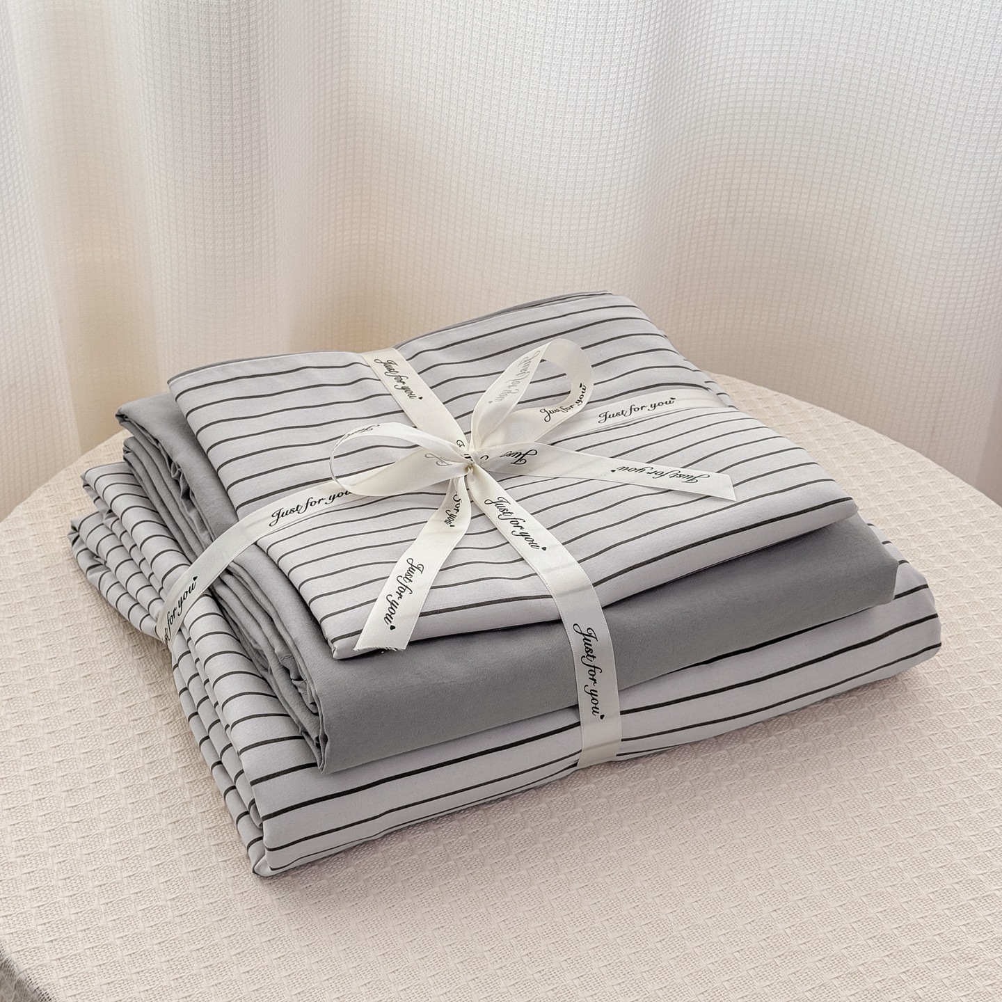 Minimalist Two-tone Washed Cotton Four-piece Bedding Set Home_voghion.com