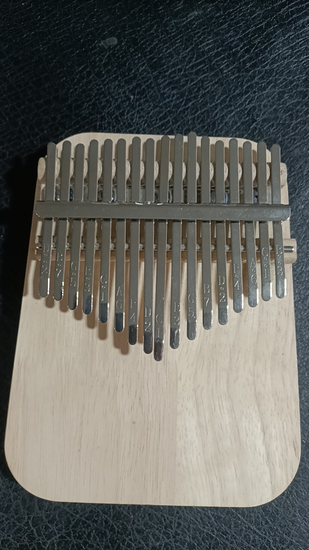 Pulgarcita Kalinba Piano de dedo de 17 tonos y 21 tonos Explosión transfronteriza Instrumento musical pequeño con mano kalimba