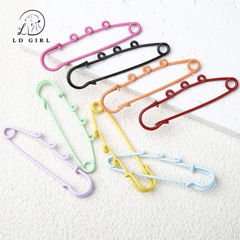 6cm Metal Painted Three-Hole Safety Safety Pin Waist Buckle Brooch DIY Jewelry Accessories Random Mixed Colors