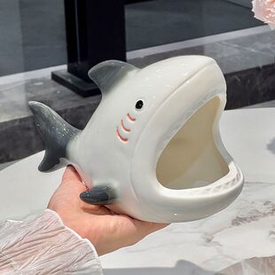 Creative Ashtray for Home Living Room, High-End, Personalized Cartoon Trendy Office, Accessible Luxury, Anti-Fly Ash Desktop Ornaments