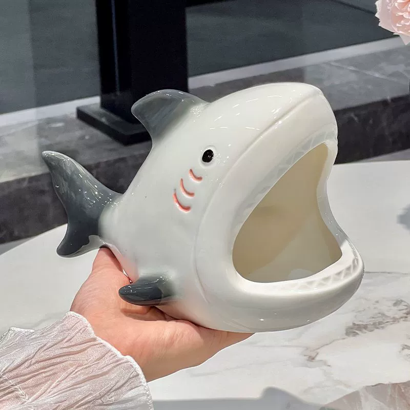 Креативная пепельница для домашней гостиной, элитный, персонализированный модный офис с героями мультфильмов, доступная роскошь, настольные украшения с защитой от летучей золы.