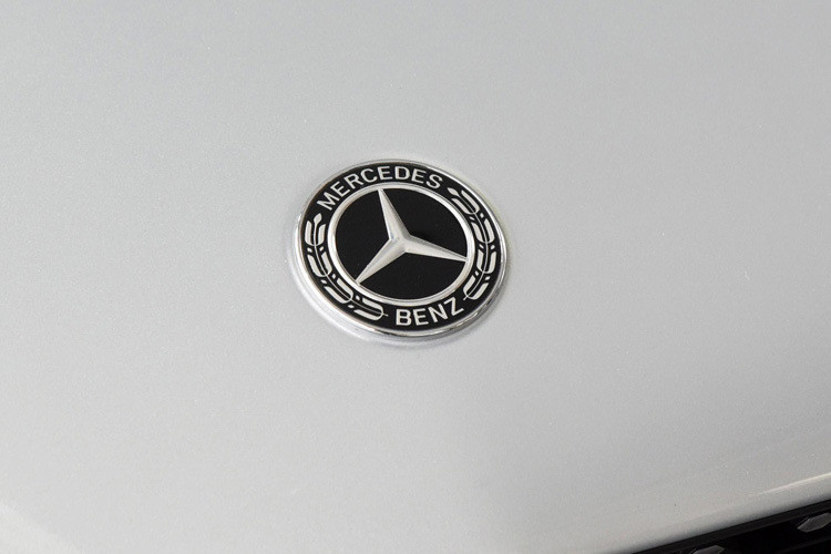 Suitable for Mercedes-Benz Hood Clip Model Flat Wheat Ear Logo C-Class Cla Cls Clk Gla Hood Modification Car Logo