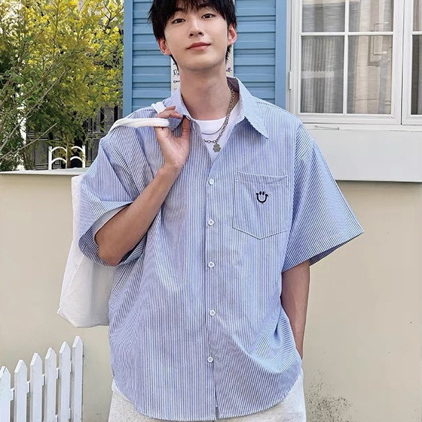 Japanese-Style Striped Dopamine Smiley Face Embroidered Short-Sleeve Shirt for Men, Summer Trendy Retro Sun-Protective Couple Half-Sleeve Shirt