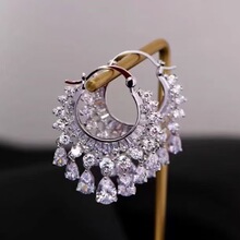 �W�����A�W���AȦˮ�����K��䆶��h�ٴ���|��Ů�����r�������