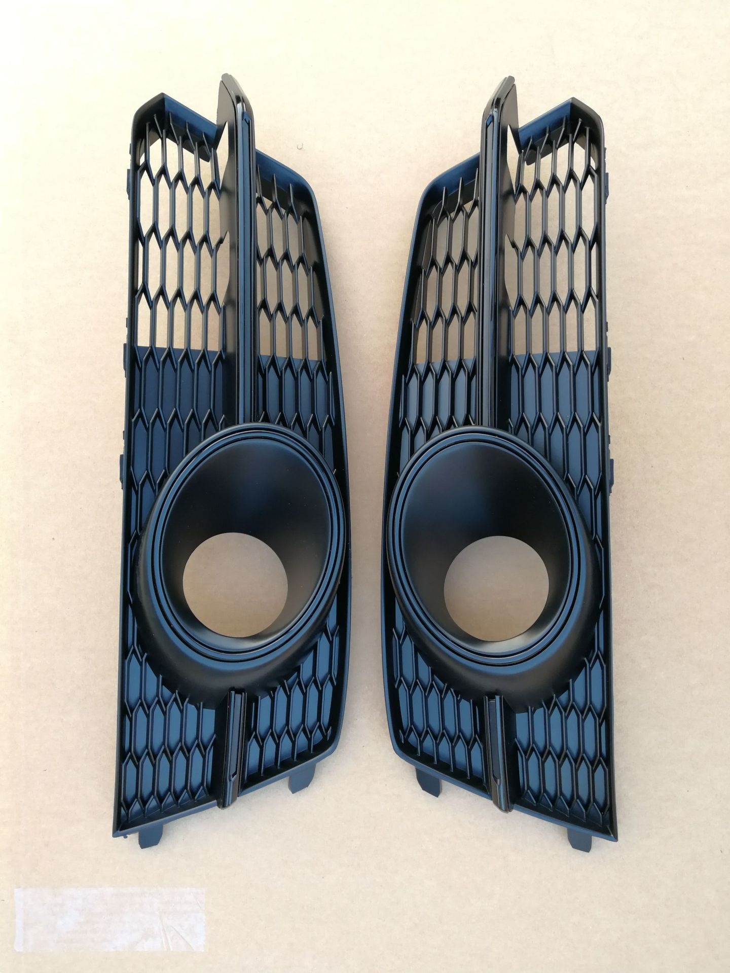 16-18 models suitable for Audi A6L color change and upgrade to S6 style front bumper, large front grille, and bumper