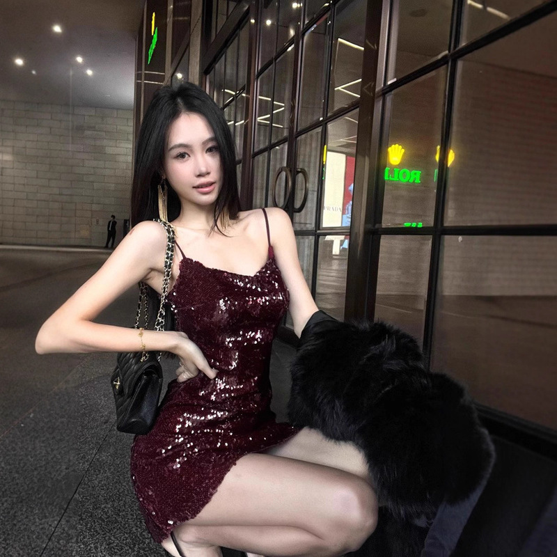 Burgundy Sequin Suspender Dress for Women, Spring High-End Slim Dress, Short Skirt, Pure Waist-Cinching Hip Skirt