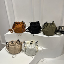 ��ϵ�LС���OӋ�г��KˮͰ�������\�����e�r�аٴ�����б������l