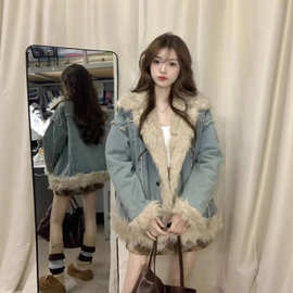 美式复古水洗牛仔拼接毛毛领外套女冬感夹棉加厚超好看的棉服