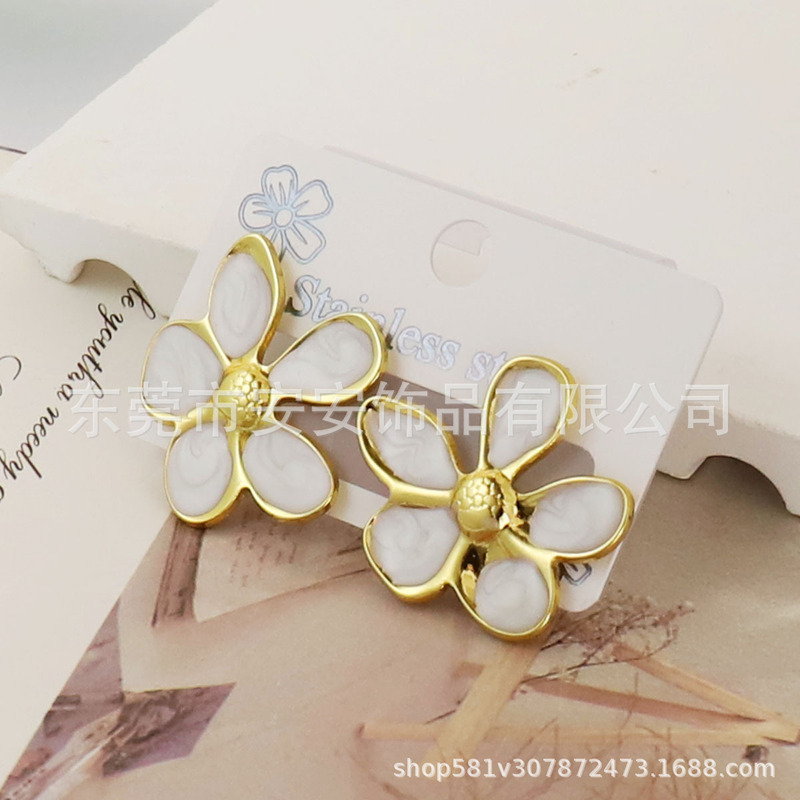跨境轻奢高级感不锈钢方形白色滴釉爱心耳环女小巧精致时尚耳钉|undefined