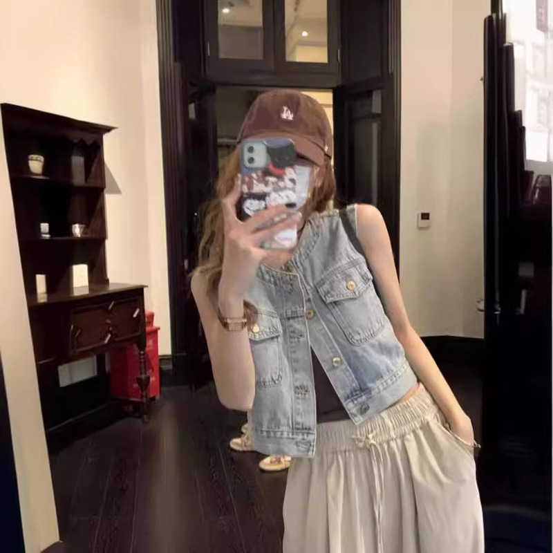 Internet-famous Denim Vest Vest Jacket Women's 2024 Summer New Sleeveless Outer Short Top Women's Waistcoat