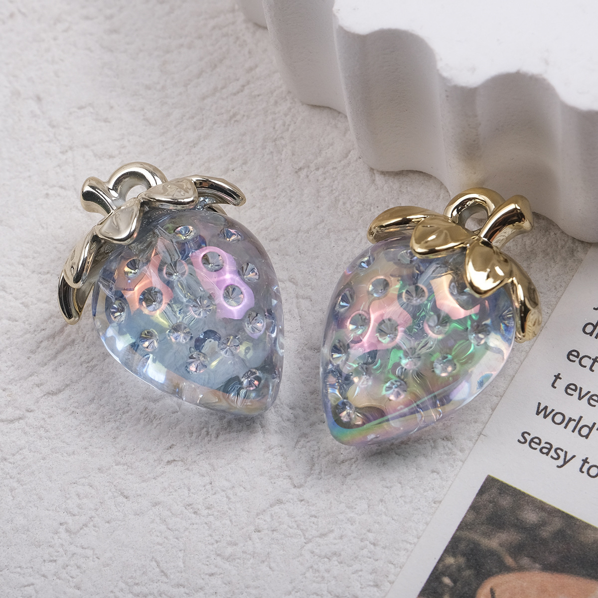 5g Weight 1 Piece 31mm*22mm Arylic Strawberry Pendant