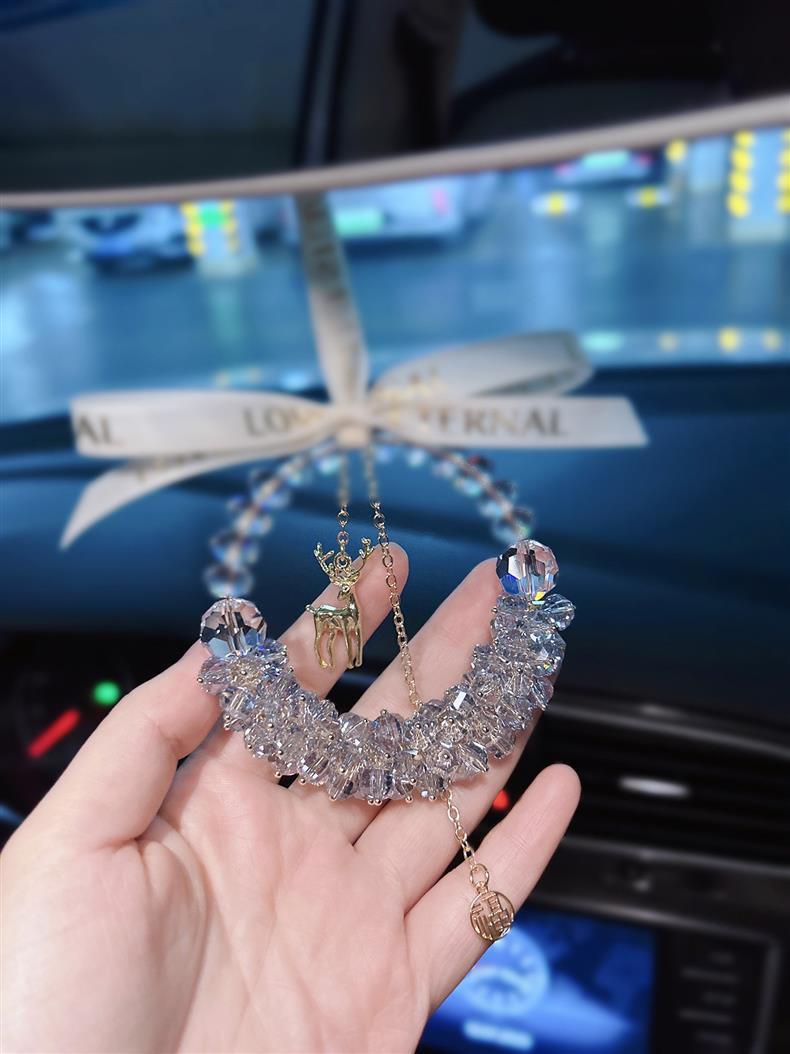 Xiaohongshu-style green light car pendant, safe journey car crystal ornament, rearview mirror interior hanging decoration for men and women