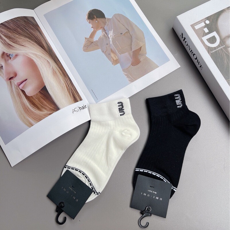 24 spring and summer Internet celebrity MN embroidered short socks women's simple combed cotton ins contrast color socks head line design low socks