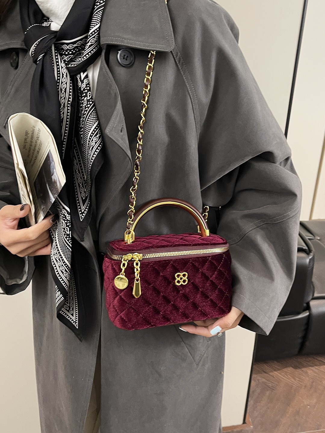 Bolso para mujeres 2026 ventas transfronterizas calientes nuevas bolsas de mano de lujo ligeras de alto nivel de sensación de cadena de diamante bolso de hombro