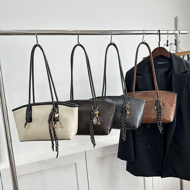 Премиум текстура ретро большая емкость сумка для женщин 2025 новый летний коммутирус сумка на плечо