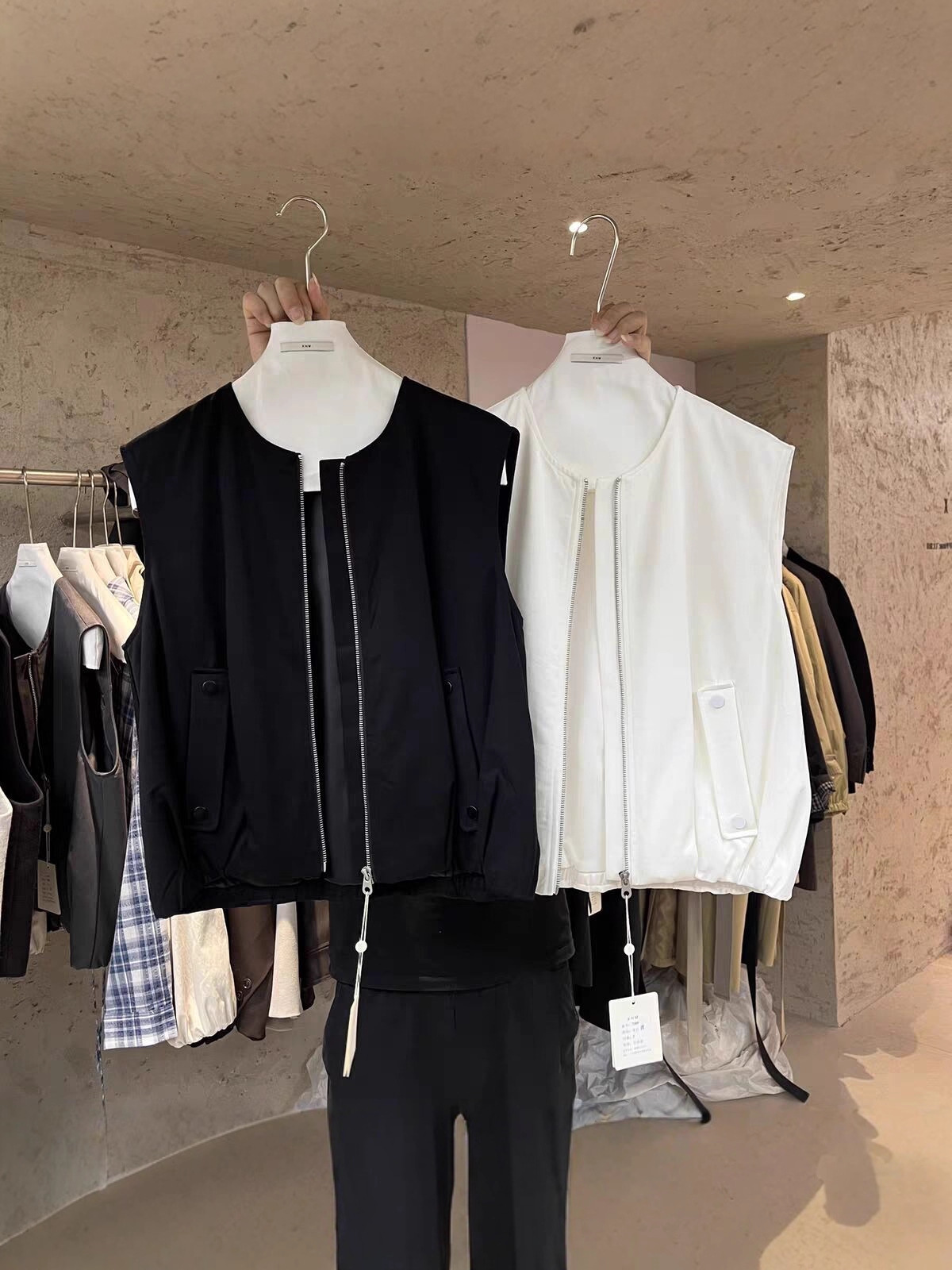 Autumn vest with zipper with a round collar sleevless