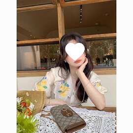 刺绣花瓣衬衫女夏季韩版宽松时尚洋气休闲娃娃领短袖上衣新品外套
