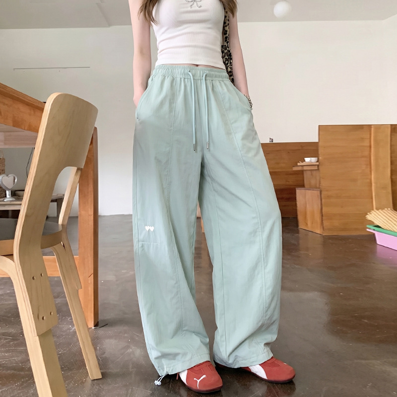 American-Style Embroidered Heart Patchwork Cargo Pants for Women, Summer Thin Loose High-Waisted Straight-Leg Drapey Two-Way Wear Sports Pants American-Style Embroidered Heart Patchwork Cargo Pants for Women, Summer Thin Loose High-Waisted Straight-Leg Drapey Two-Way Wear Sports Pants