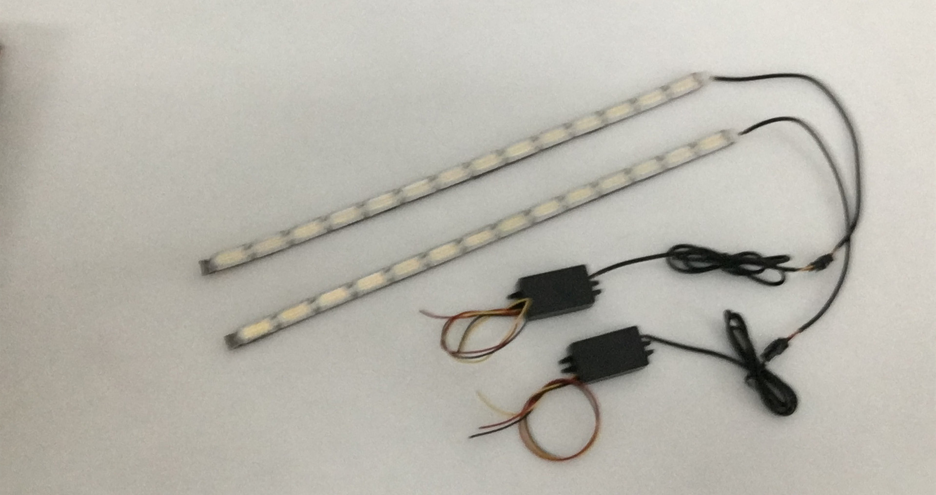 Car Led Crystal Tear Eye Light, Marquee Light Guide Strip, Two-Color Daytime Running Light, Telescopic Streamer Light Wholesale