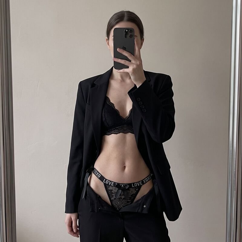 Direct from the factory, cross-border European and American plus-size women's sexy lace thong with letter straps and see-through design