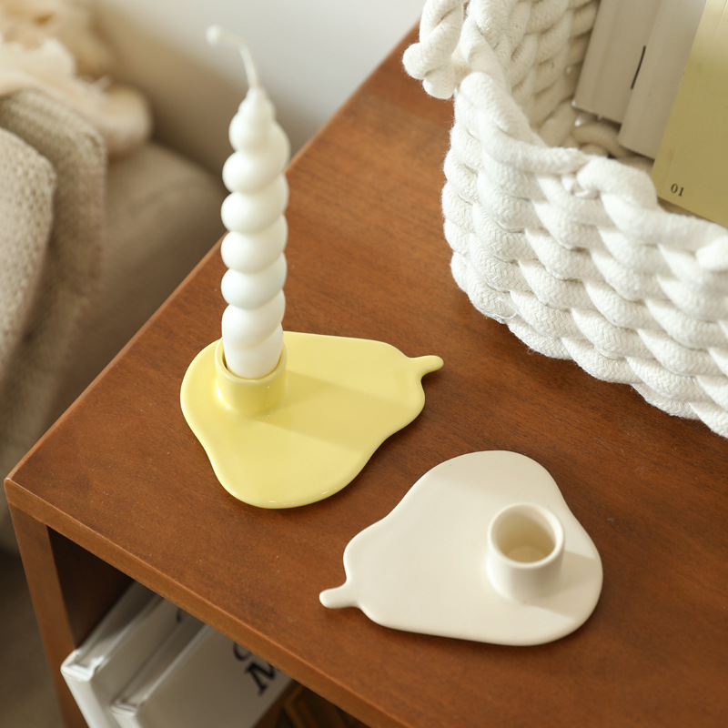 Adornos de candelabros de cerámica minimalista moderno transfronterizo, candelabros creativos para el hogar, artesanías de escritorio, adornos al por mayor