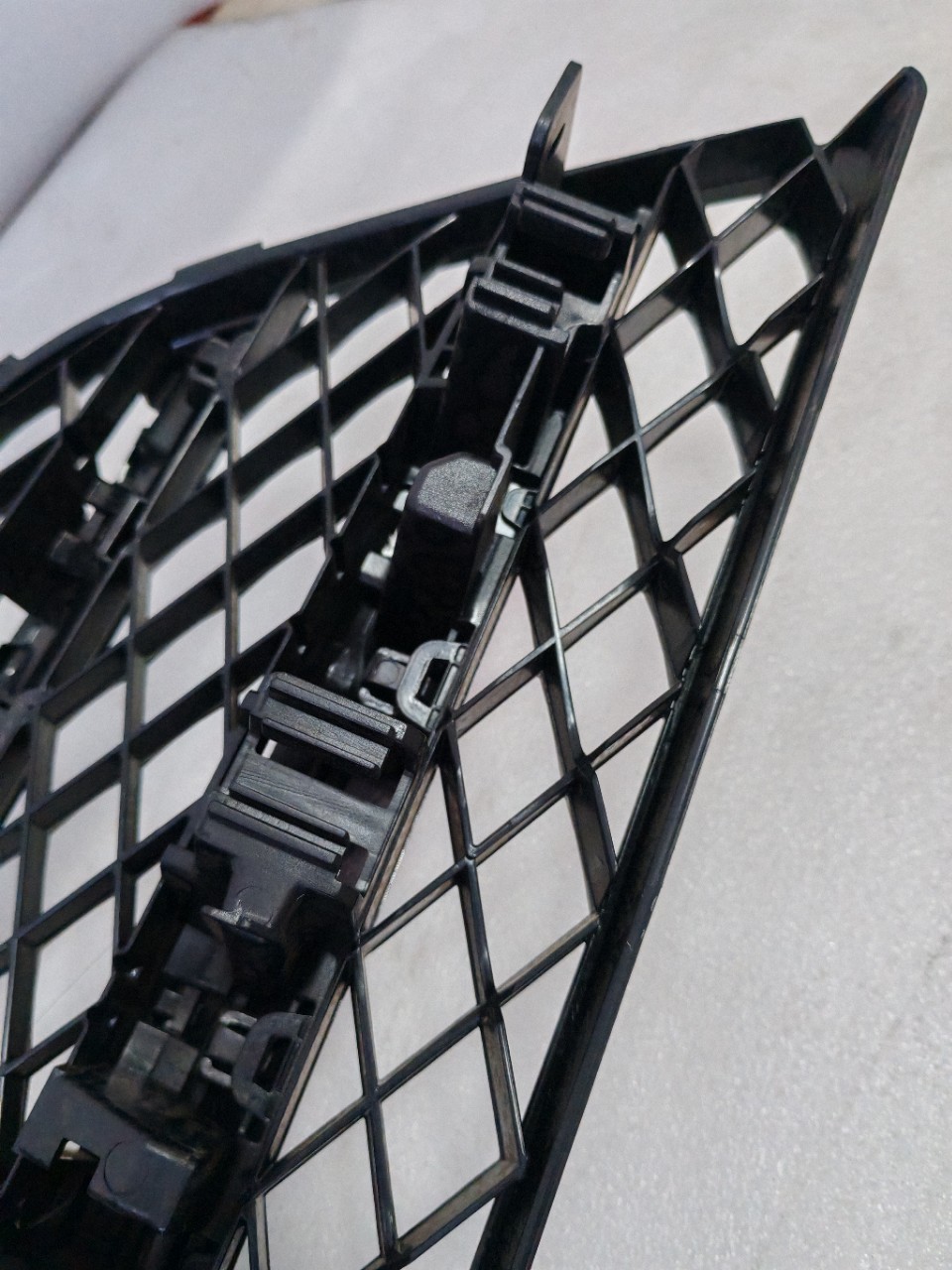 Suitable for 2013-2015 Mercedes-Benz Glk X204 Original Car Electroplated Mid-Grid Grille Glk250 A2048802983