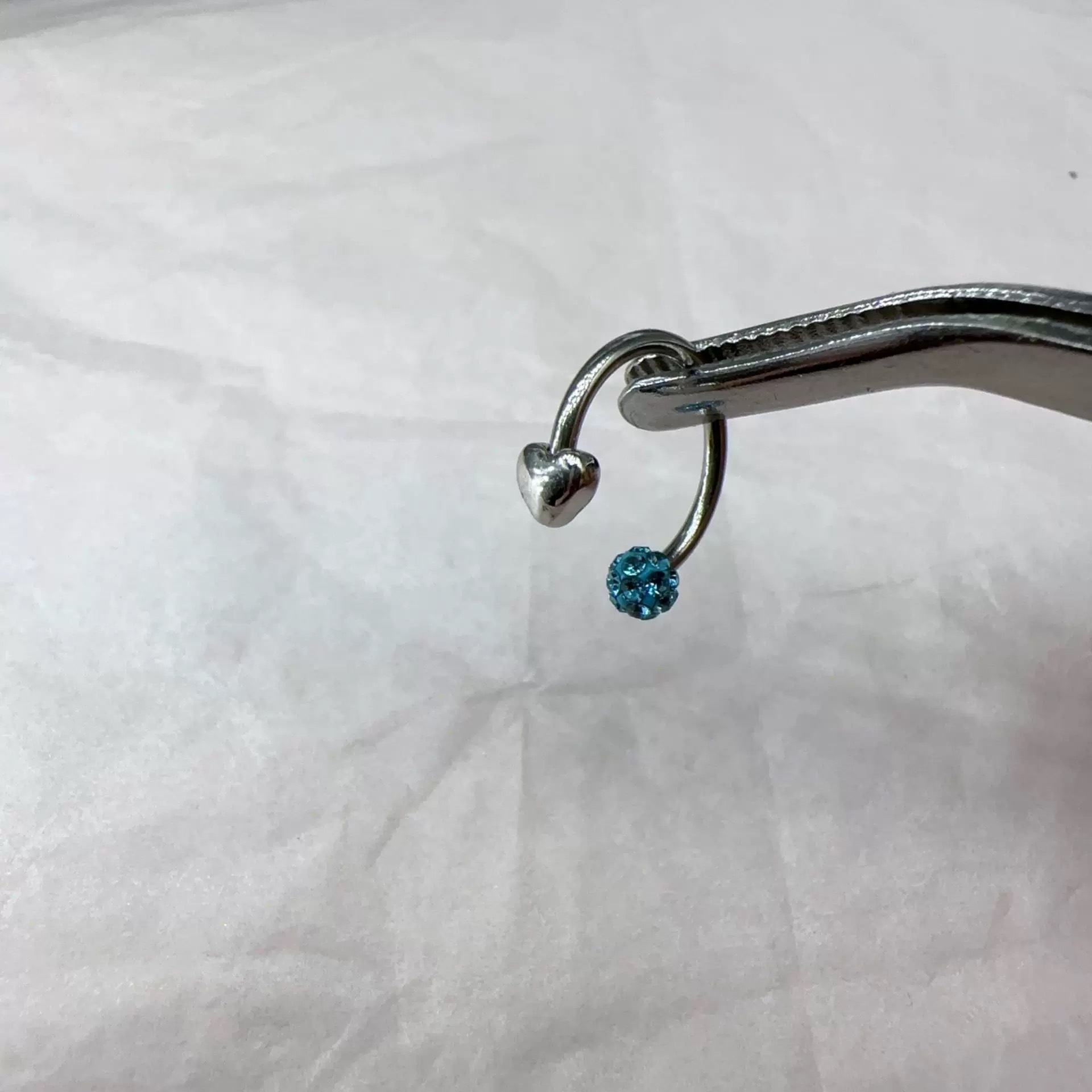 16G labret stud size and finish detail