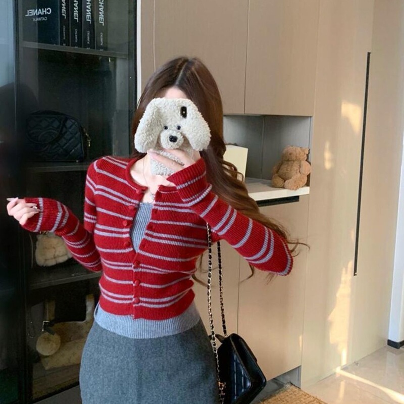 Hot Girl Christmas Style Fake Two-Piece Striped Knit Sweater for Women 2026 Autumn and Winter New Slim Fit Niche Long-Sleeve Top Hot Girl Christmas Style Fake Two-Piece Striped Knit Sweater for Women 2026 Autumn and Winter New Slim Fit Niche Long-Sleeve Top