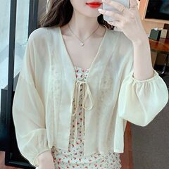 シフォンの日焼け止めのカーディガンの外に女性の夏の新型のストラップのスカートの小さいショールのブラウスのカンカンの肩の短い上着を配合します。