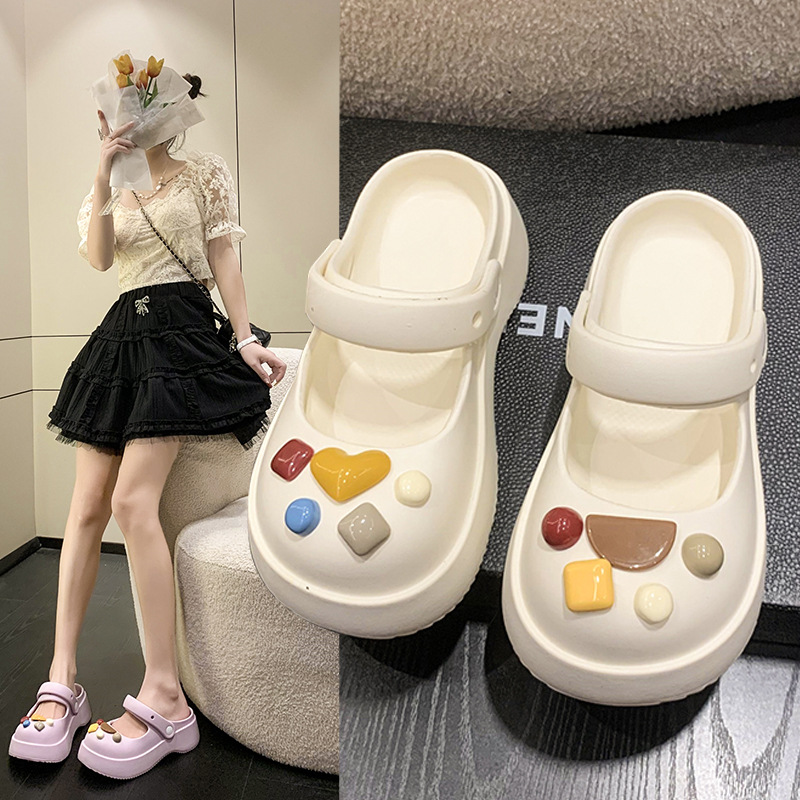 Ultra-soft Crocs-style slippers platform