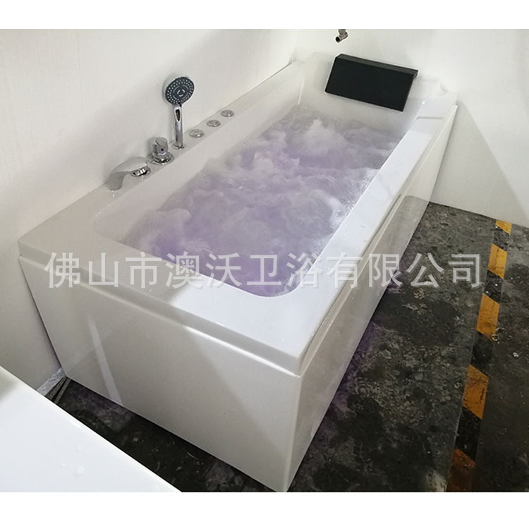 Bañera de acrílico surf masaje bañera temperatura constante bañera hogar falda bañera pequeño apartamento bañera de acrílico