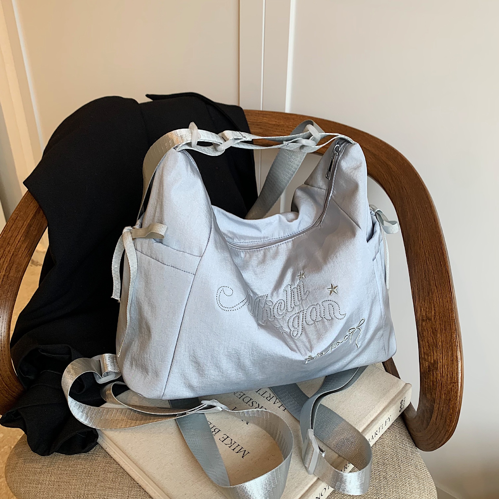 Bolsa de lienzo de letras de la escuela de verano 2024 nueva moda coreana nicho bolso tote de gran capacidad mochila