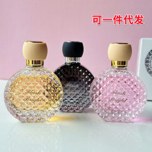 �W��Ůʿ��ˮ���µ������������������{ƽ�r����ˮ���l֧�ִ��l