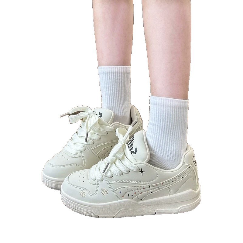 Zapatos de skate originales coreanos de nicho universal tendencia femenina primavera y otoño de 2026 nuevos zapatos blancos casuales zapatos de pan coreanos