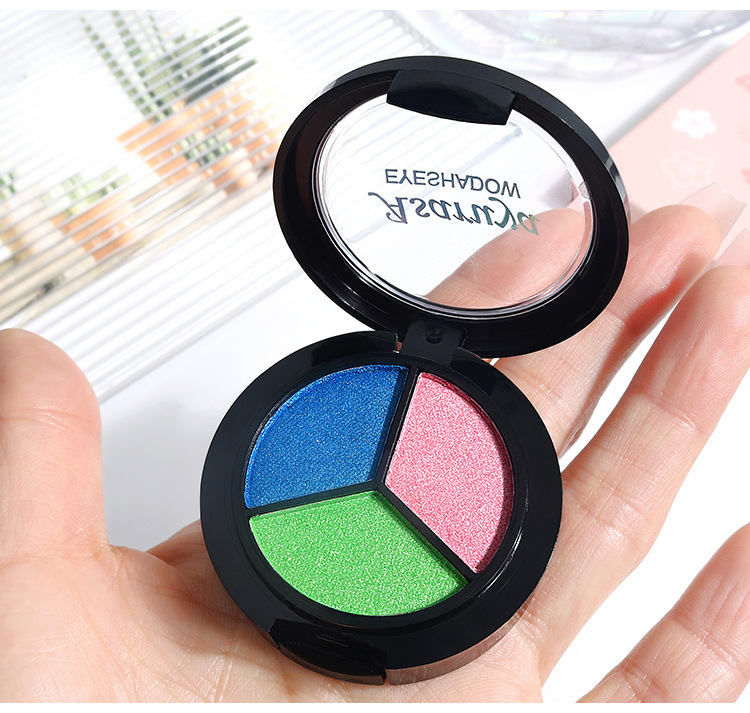 The student stage makeup with colorful eyeshadow, featuring a special blue, green, purple and pearlescent eyeshadow palette, showcases a dazzling performance of makeup undefined