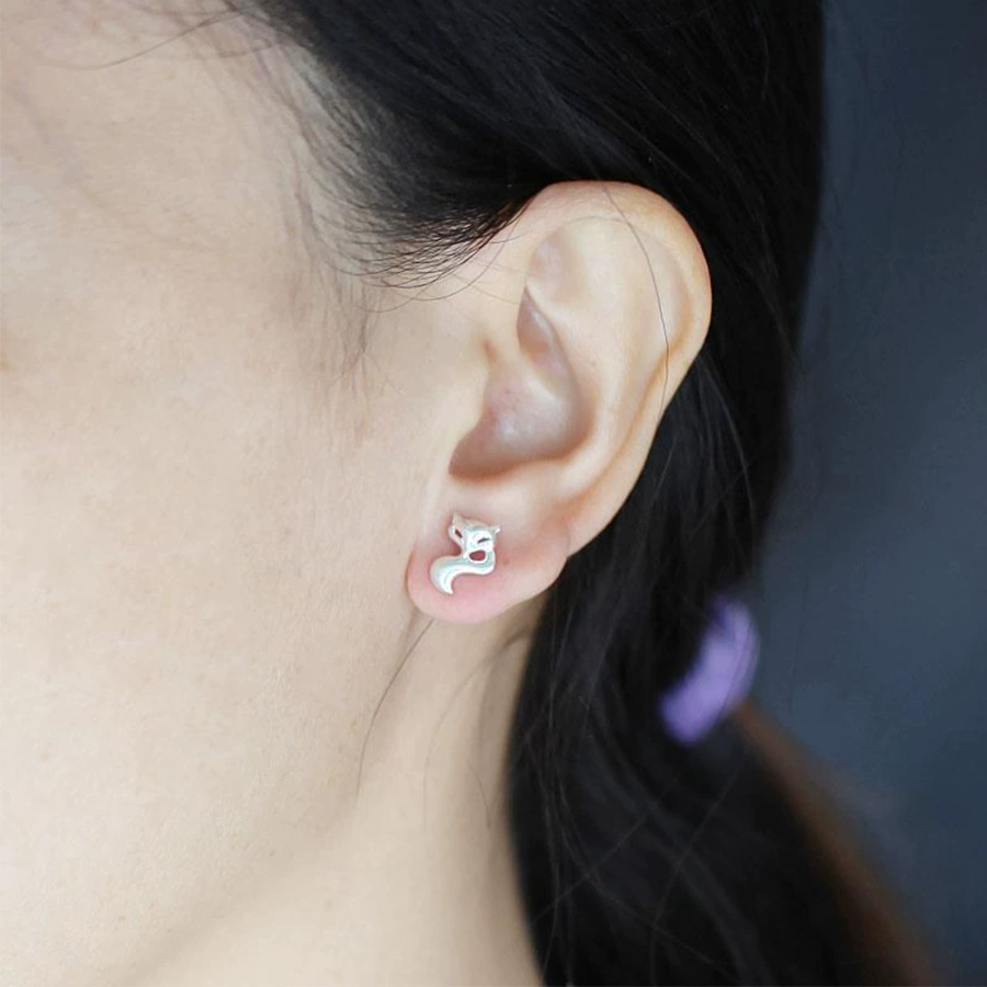 Metal small lip piercing heart-shaped