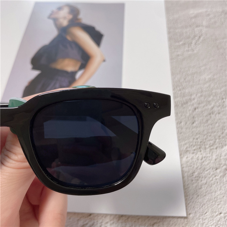 22g Weight Full Frame Glasses Structure Sunglasses Classification PC, UV400 Protection Lens Material Fashion Solid Color PC UV400 Protection Square Full Frame Women's Sunglasses