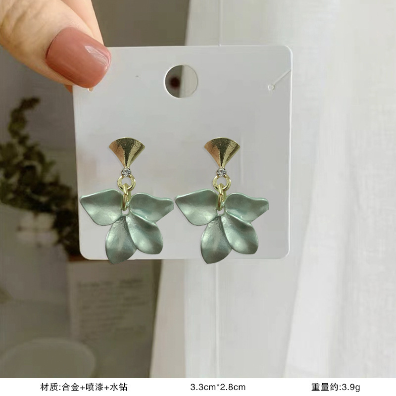 S925銀真珠の花のピアスの女性の贅沢な高級感があります。|undefined
