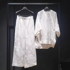 新中国式の軽国風の小さい洋服のスーツは酢酸のシャツのズボンの2セットの女性の2025春夏の秋の新型の潮をまねます。