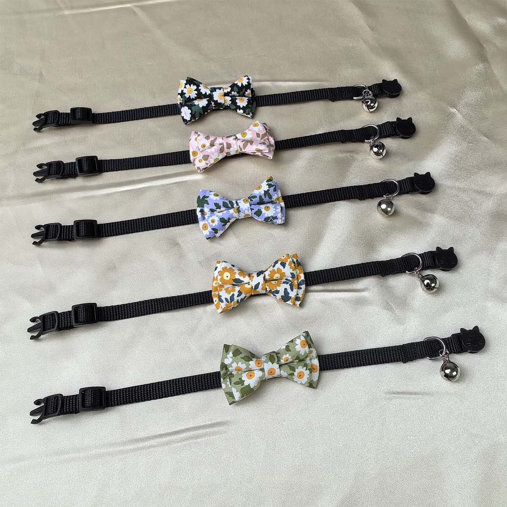 Marca de moda collar de lazo para mascotas collar de perro de peluche collar de perro pajarita de gato decoración puede tirar de la correa del cuello al por mayor