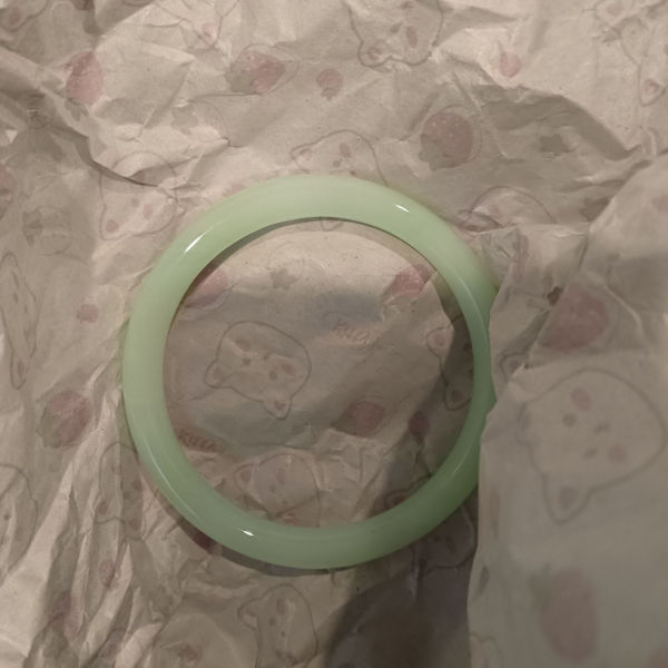 The same white moonlight bracelet with the same style of Xiaohongshu