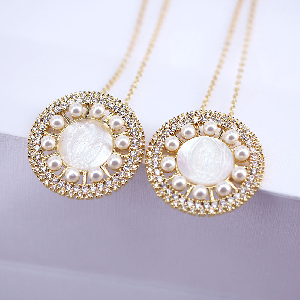 Jewelry Hollow Round Pearl Inlaid White Zircon Shell Catholic Pendant Collarbone Chain display picture 4