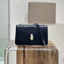 �V�ݸ߰��¿�����^��朗l���μ�б����r�г���Ů��